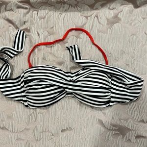 STRIPED BANDEAU SWIM TOP